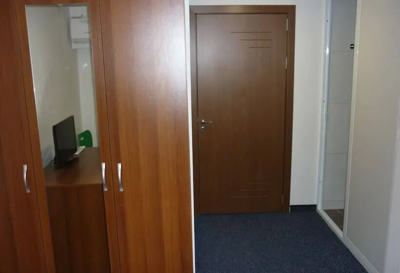 اتاق استاندارد, Yalta Guesthouse