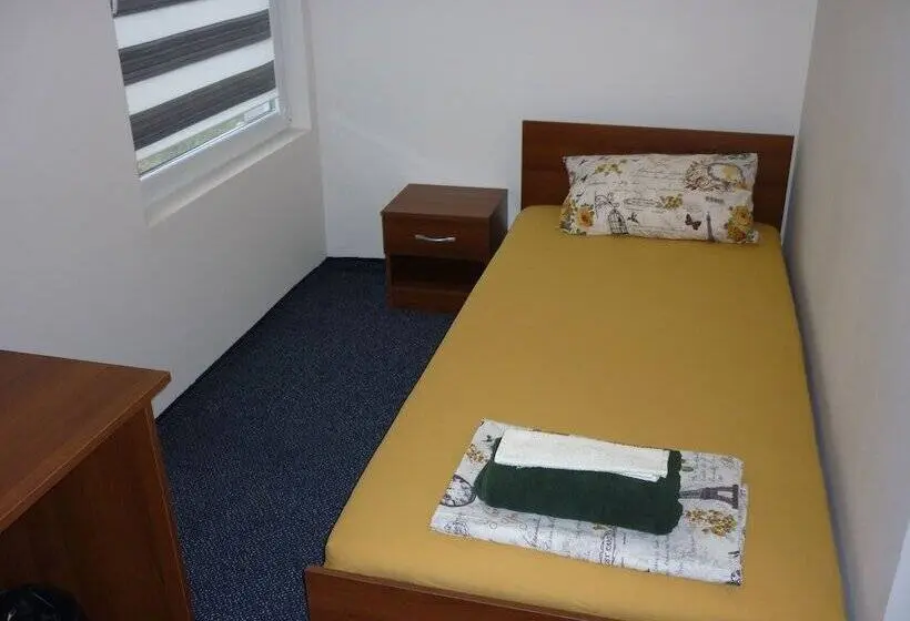 اتاق استاندارد, Yalta Guesthouse