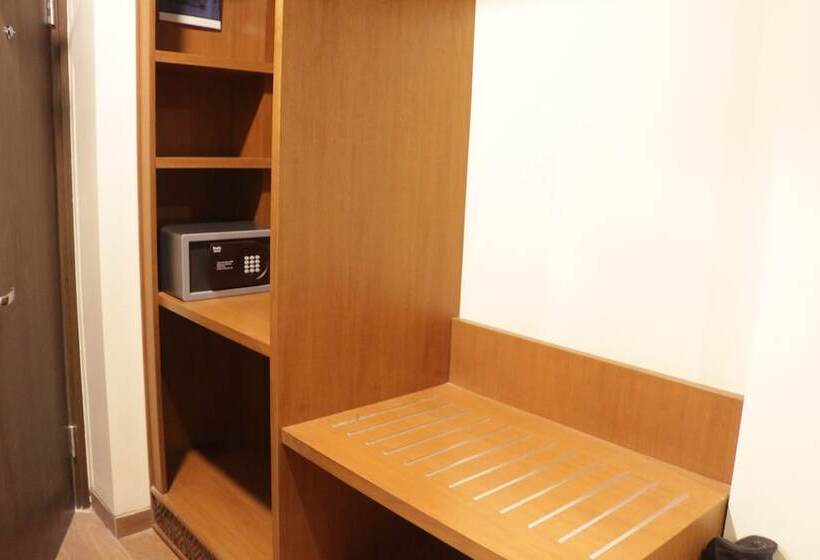 Camera Deluxe Vista Montagna, Baobab Safari Resort