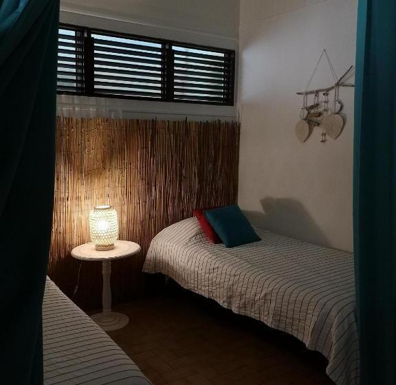 بانگلوی استاندارد با چشم‌انداز دریا, Brise Marine