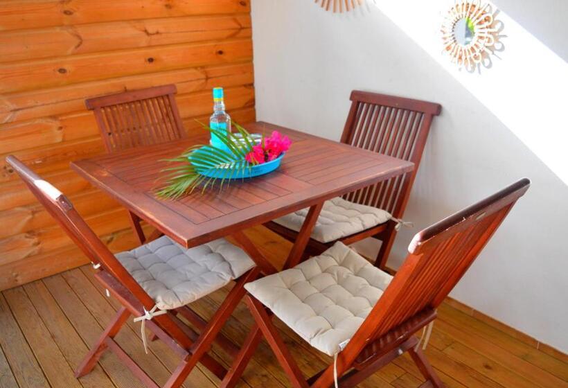 بانگلوی استاندارد با چشم‌انداز دریا, Brise Marine