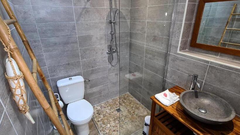 بانگلوی استاندارد, Brise Marine