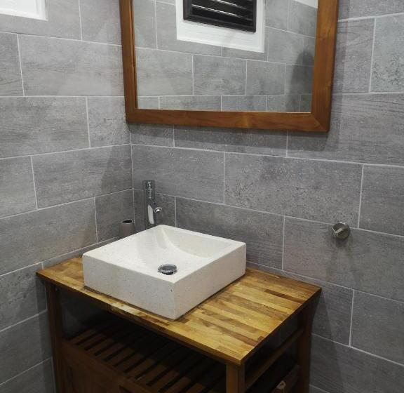 سوییت با چشم‌انداز دریا, Brise Marine