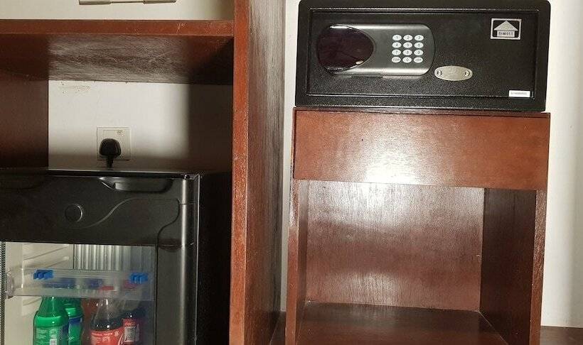 اتاق خانوادگی با چشم‌انداز دریا, Lagoon View Maldives