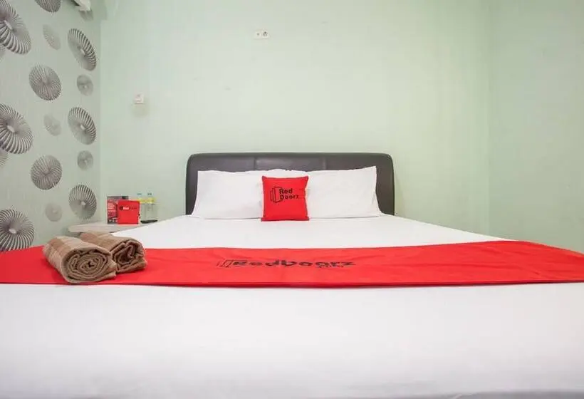 Habitació Economy, Reddoorz @ Raya Tidar