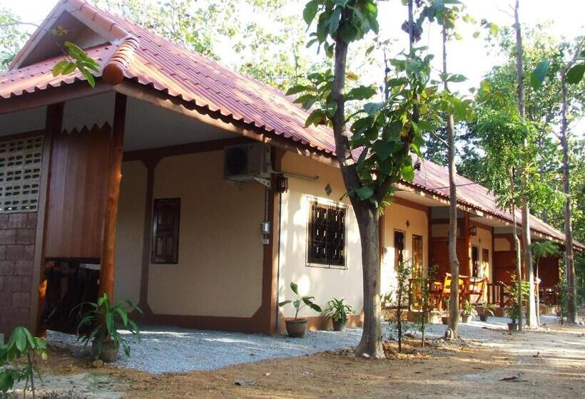 חדר משפחתי, Sakthong Resort