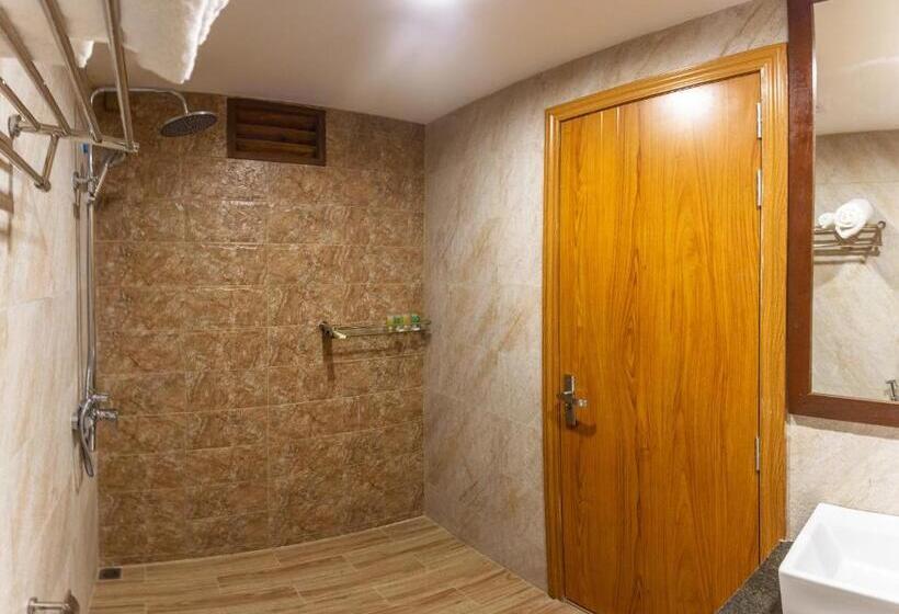 اتاق لوکس, West Sands