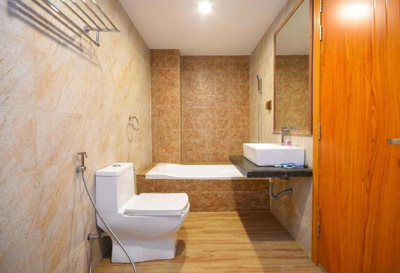 سوییت با چشم‌انداز دریا, West Sands