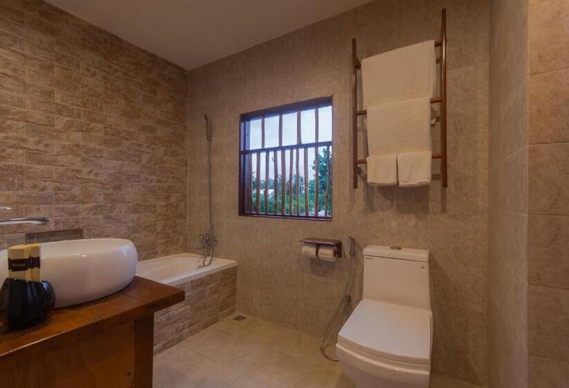 آپارتمان خانوادگی, West Sands