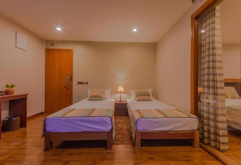 آپارتمان خانوادگی, West Sands