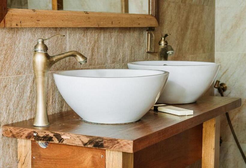 سوییت با چشم‌انداز دریا, West Sands