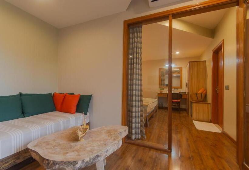 آپارتمان خانوادگی, West Sands