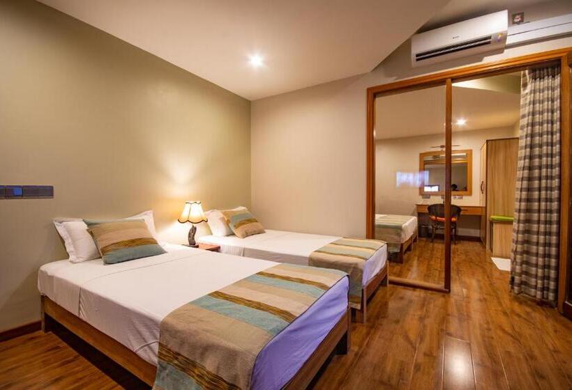 آپارتمان خانوادگی, West Sands