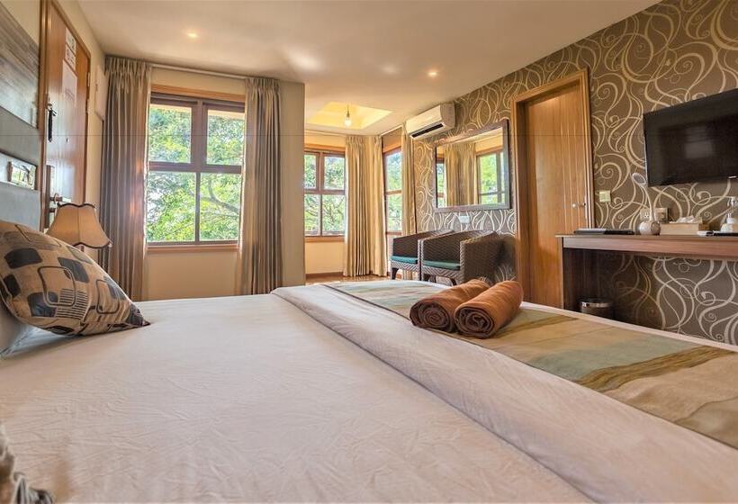 سوییت با چشم‌انداز دریا, West Sands