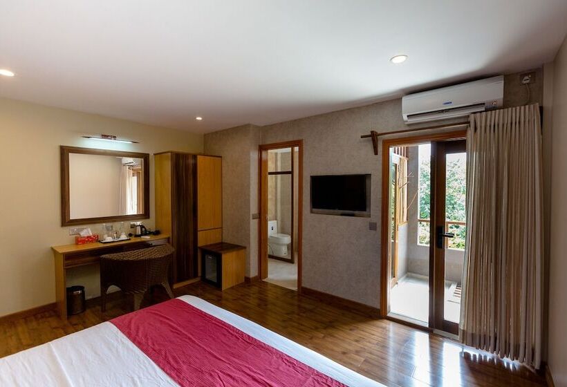 سوییت با چشم‌انداز باغ, West Sands