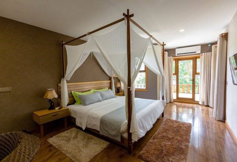 سوییت با چشم‌انداز دریا, West Sands