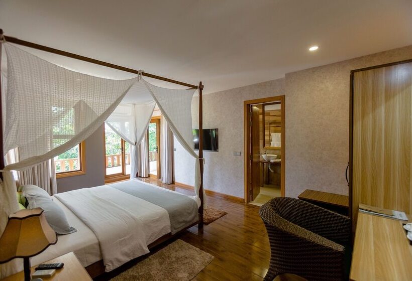 سوییت با چشم‌انداز دریا, West Sands