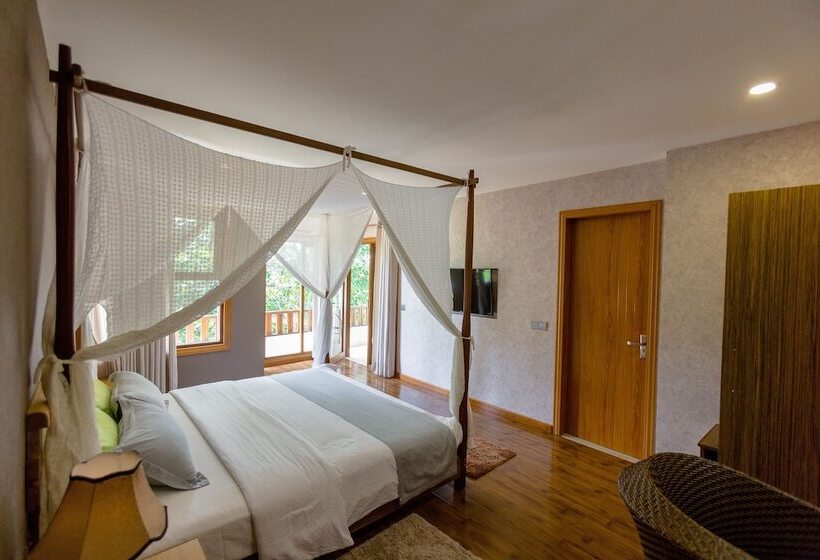 سوییت با چشم‌انداز دریا, West Sands