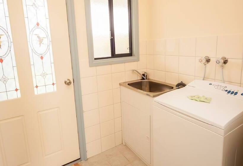 침실 3개 주택, Nutkin Lodge