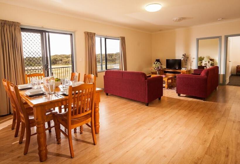 침실 3개 주택, Nutkin Lodge