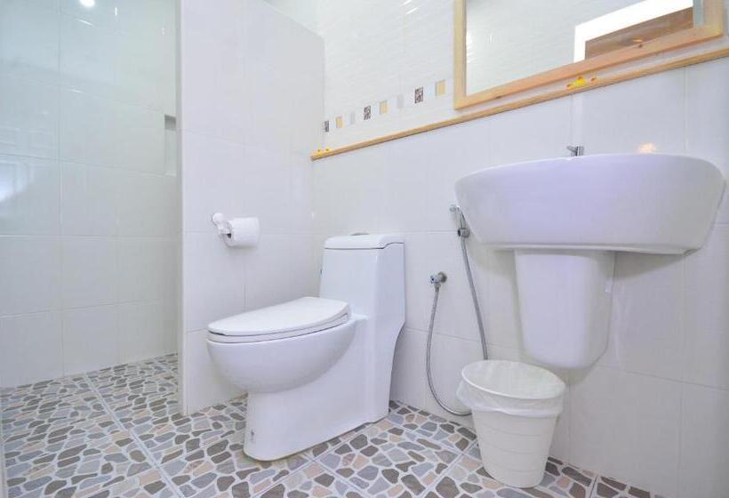 اتاق لوکس با تخت بزرگ, Sealavie Inn