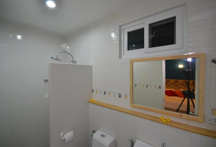 اتاق لوکس با تخت بزرگ, Sealavie Inn