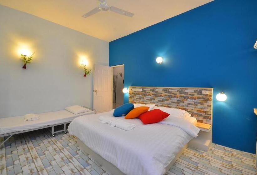 اتاق لوکس با تخت بزرگ, Sealavie Inn