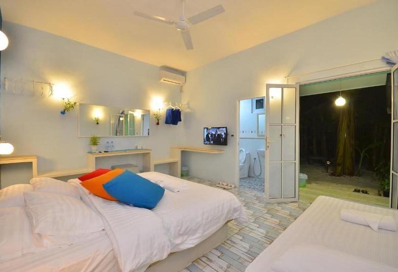 اتاق لوکس با تخت بزرگ, Sealavie Inn