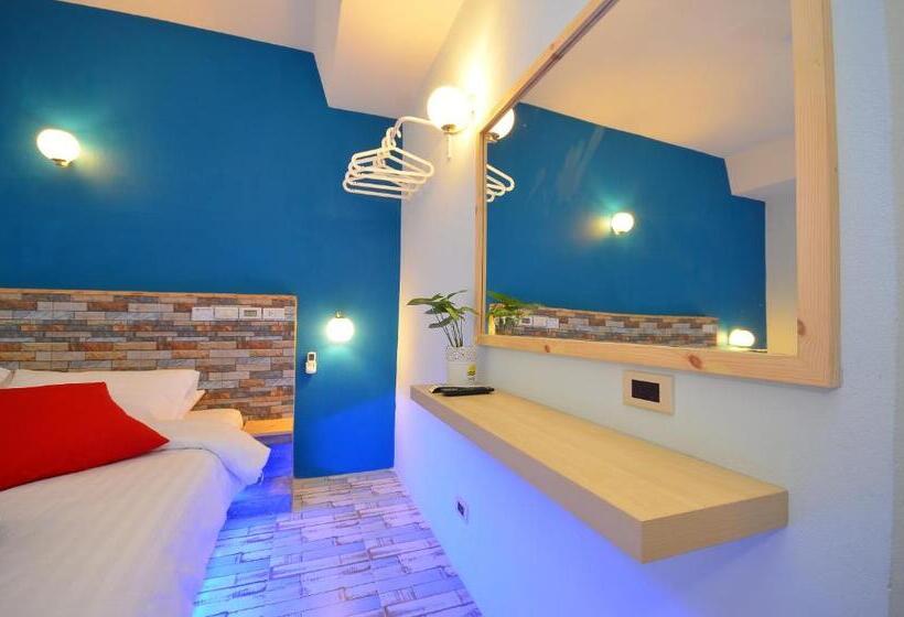 سوییت لوکس, Sealavie Inn