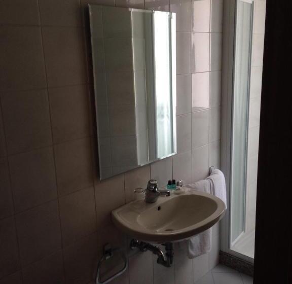 Standard room with outdoor bath, De La Tour