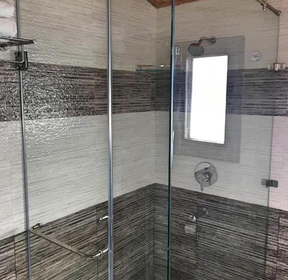 חדר דלוקס, Ess & Bee Resorts