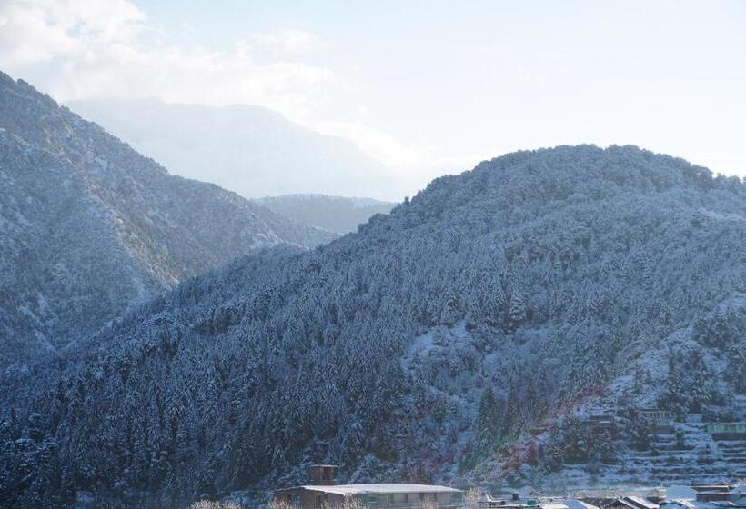 חדר דלוקס, Ess & Bee Resorts