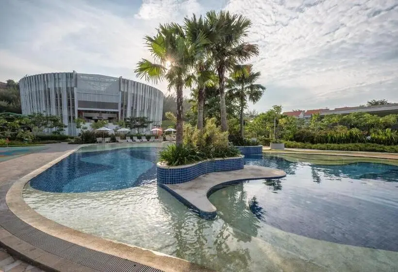 اتاق استاندارد با چشم‌انداز استخر, Harris Resort Barelang Batam
