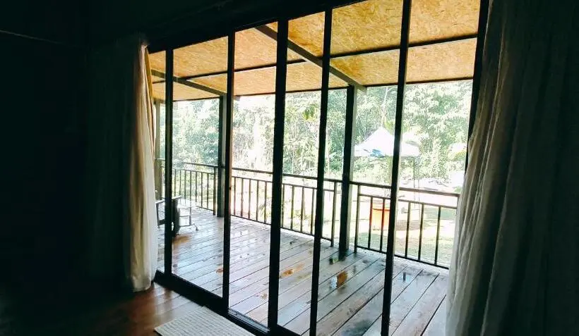 デラックスルーム, Kohmook Nurse House
