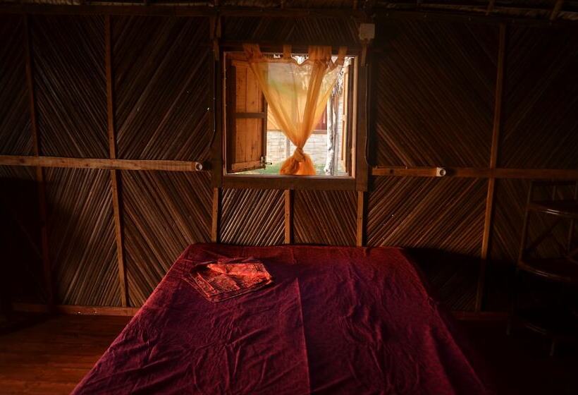 بنگله خانوادگی, Reva Castel