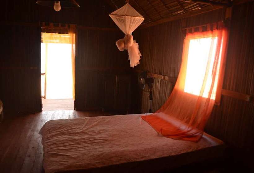 بنگله خانوادگی, Reva Castel