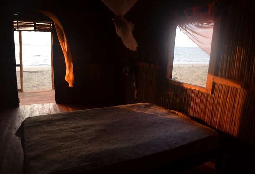 بنگله خانوادگی, Reva Castel
