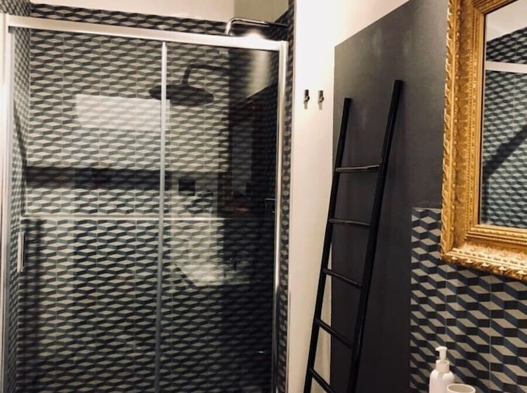 اتاق لوکس, Palazzina300