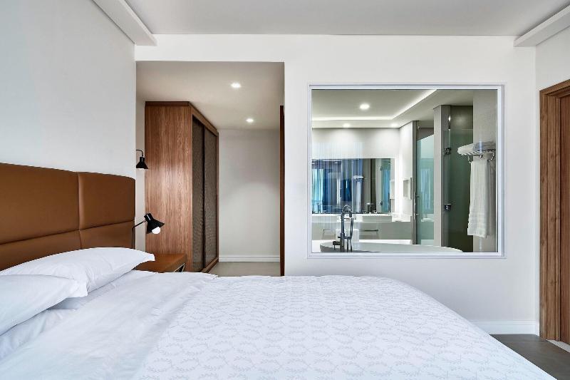 이그제큐티브 스위트 킹침대, Sheraton Santos