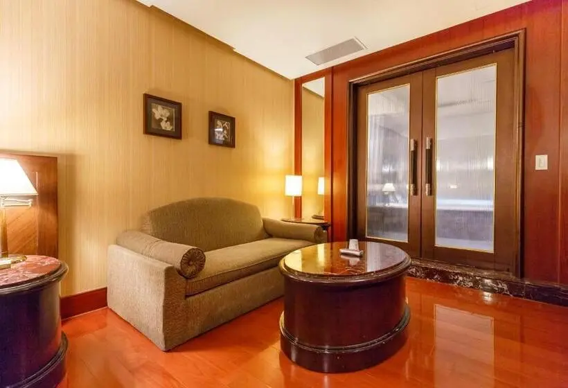 اتاق استاندارد, Love Tree Motel