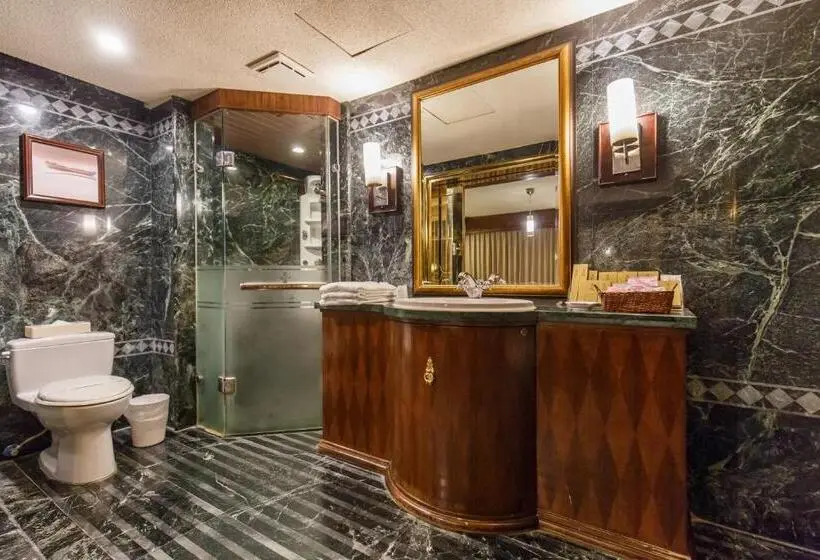 اتاق لوکس, Love Tree Motel