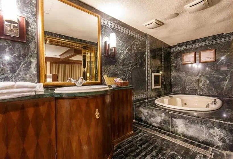 اتاق لوکس, Love Tree Motel