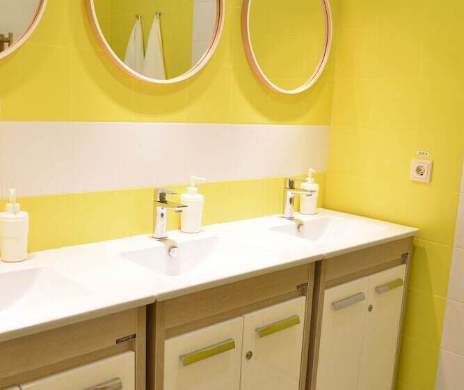 Кровать в Общей Комнате, Podushkinn   Hostel