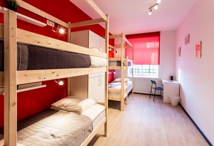 Кровать в Общей Комнате, Podushkinn   Hostel