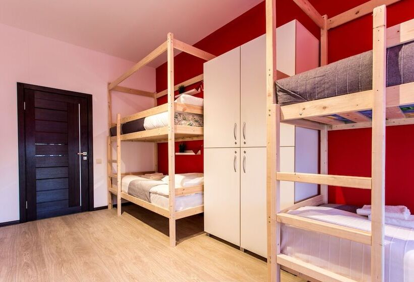 Кровать в Общей Комнате, Podushkinn   Hostel