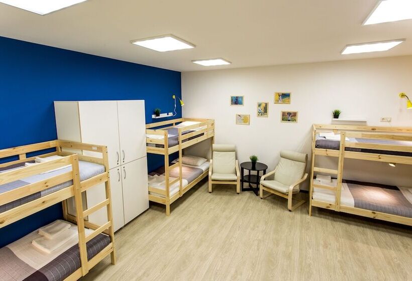 Кровать в Общей Комнате, Podushkinn   Hostel