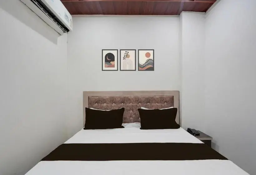 Classic Kolmen Hengen Huone, Townhouse Oak Char Dham Vrindavan