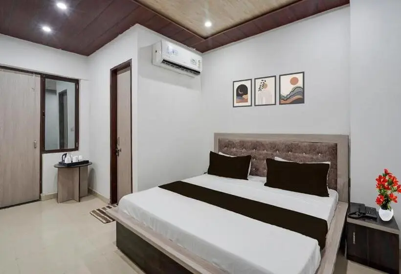 Classic Kolmen Hengen Huone, Townhouse Oak Char Dham Vrindavan