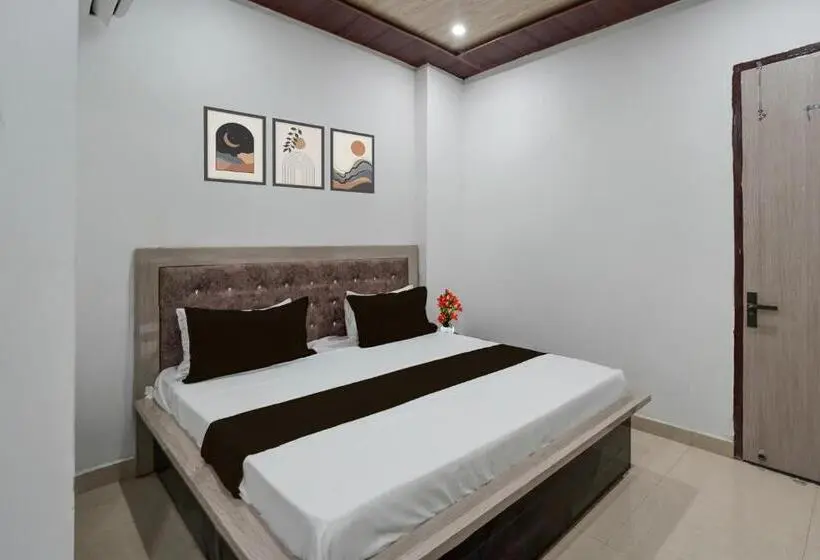 Deluxe Kolmen Hengen Huone, Townhouse Oak Char Dham Vrindavan
