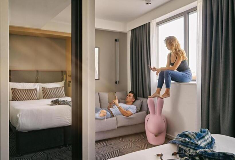 套房, Assembly Leicester Square